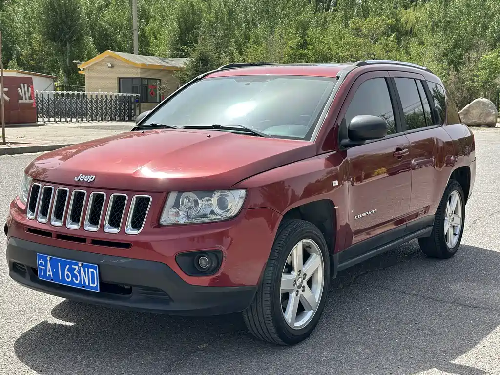 Jeep Compass (Import) 2012