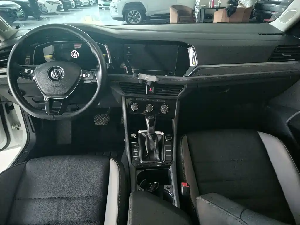 Volkswagen Sagitar — миниатюра 4