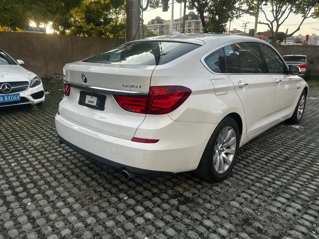 BMW 5 Series GT 5 GT 2013 535i Lead