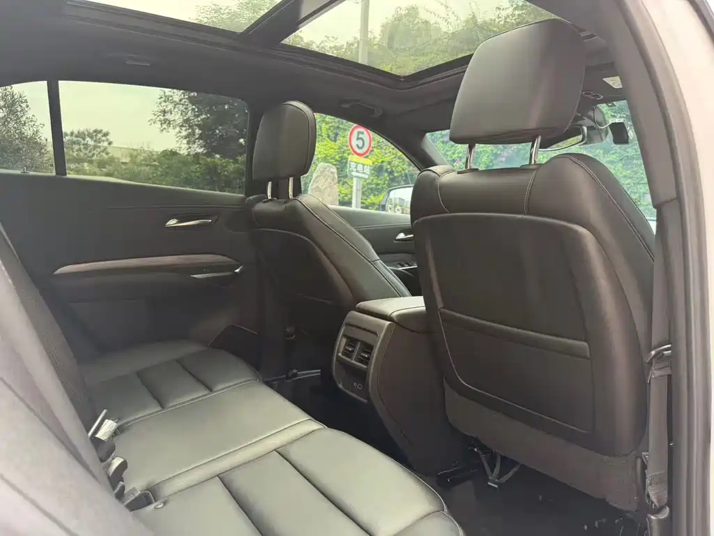 Cadillac XT4 — миниатюра 8