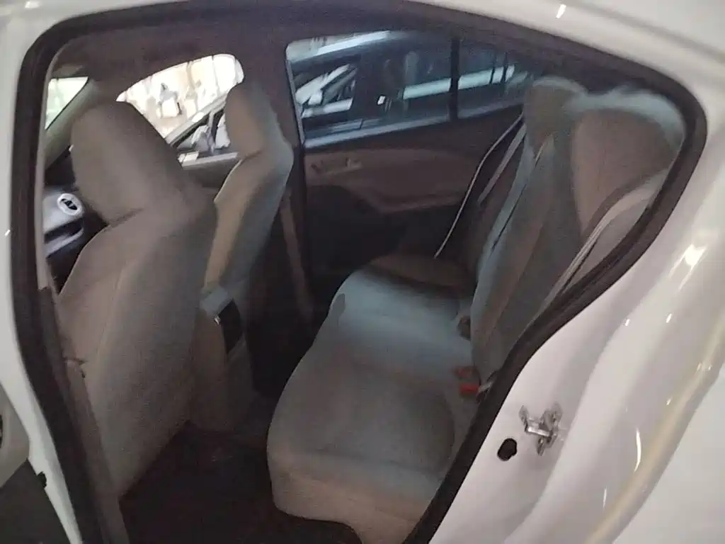 Chevrolet Sail — миниатюра 17