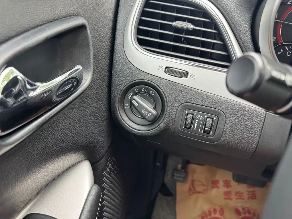 Dodge Journey — миниатюра 22