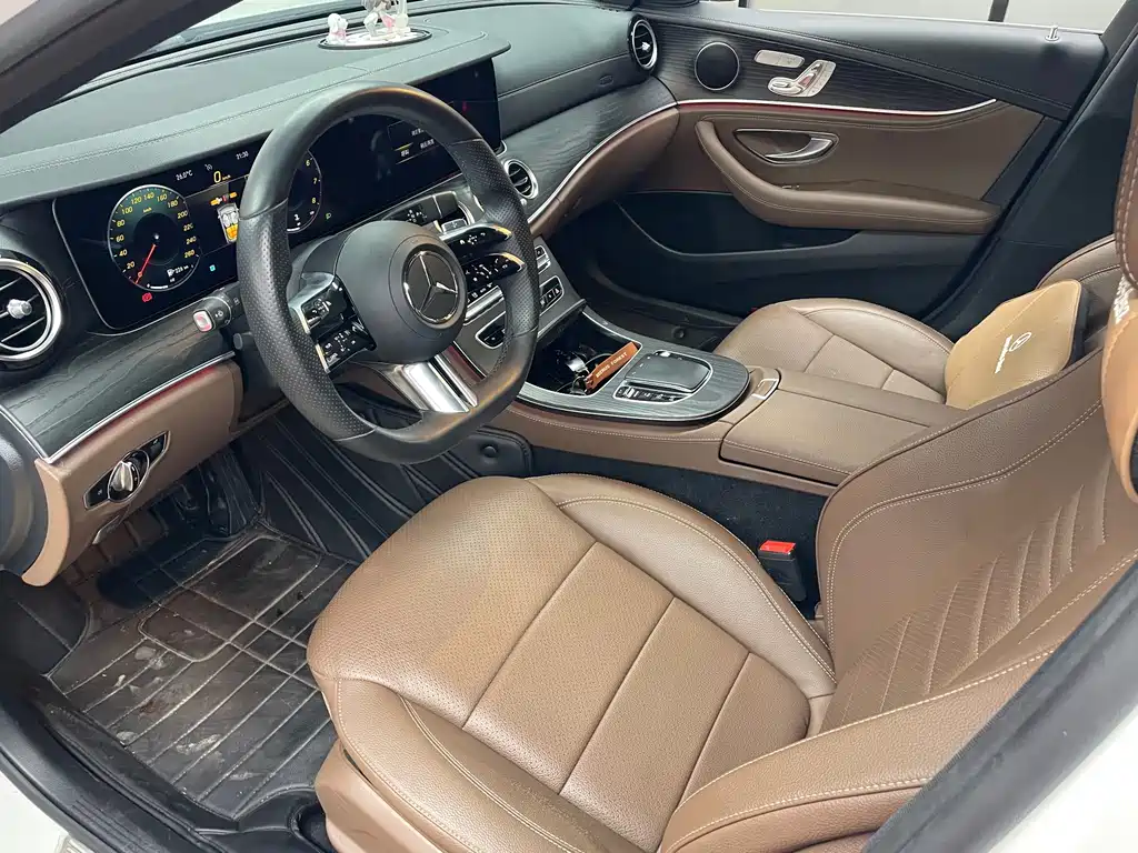 Mercedes-Benz E-Class — миниатюра 7