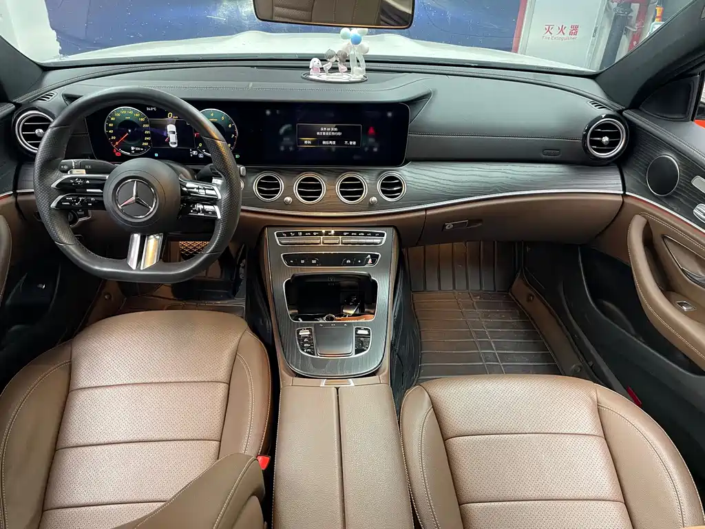 Mercedes-Benz E-Class — миниатюра 10