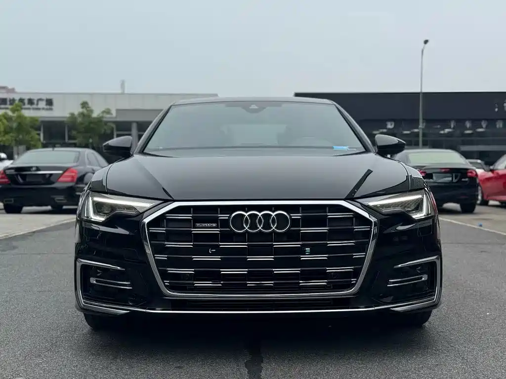 Audi A6L 2025 40 TFSI Luxury