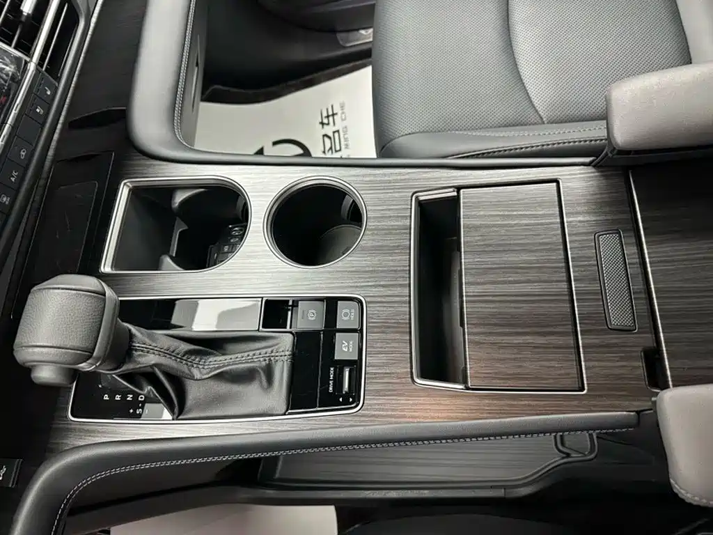 Toyota Sienna — миниатюра 19