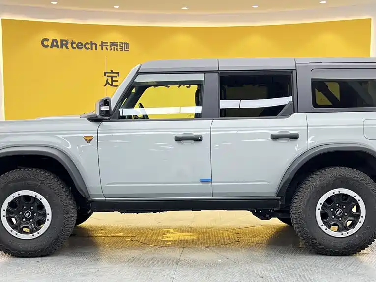 Ford Bronco — миниатюра 5