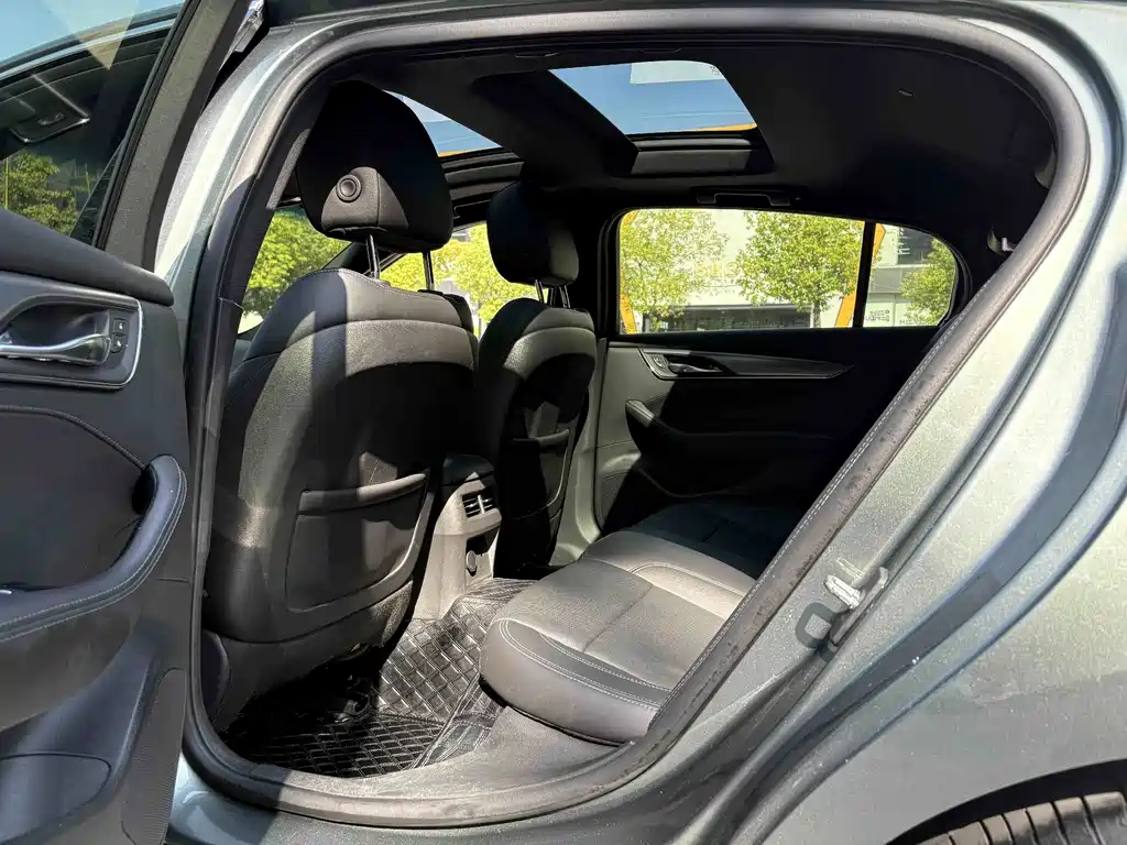 Cadillac CT5 — миниатюра 8