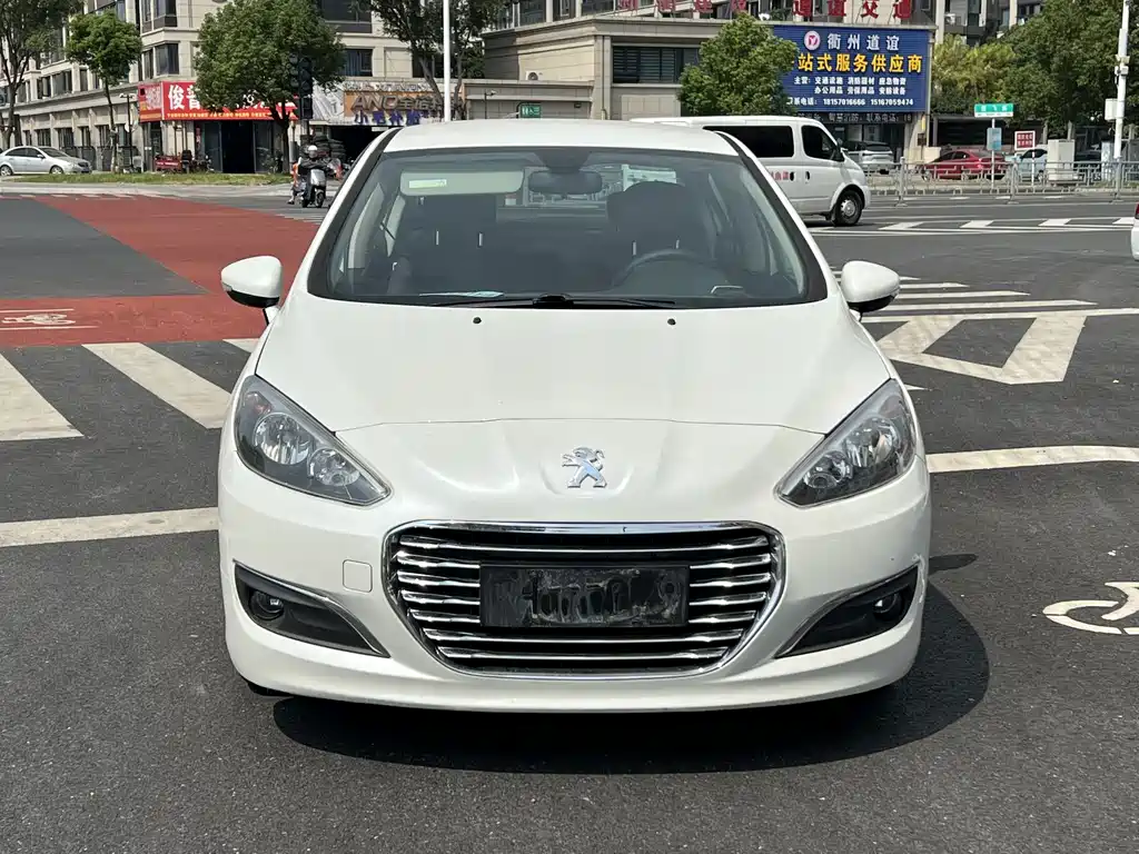 Peugeot 308 — миниатюра 2