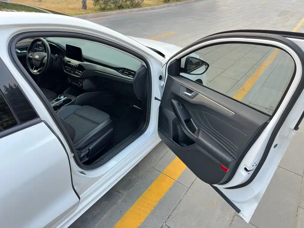 Ford Focus — миниатюра 19