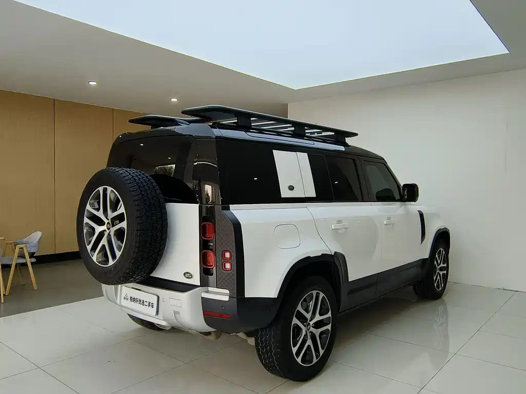 Land Rover Defender — миниатюра 2