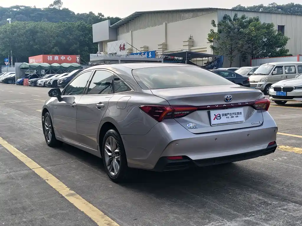 Toyota Avalon — миниатюра 8