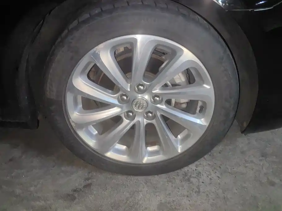 Buick LaCrosse — миниатюра 6