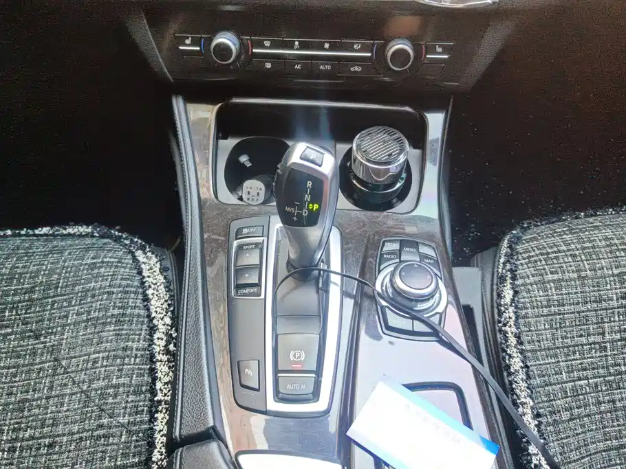 BMW 5 Series — миниатюра 16