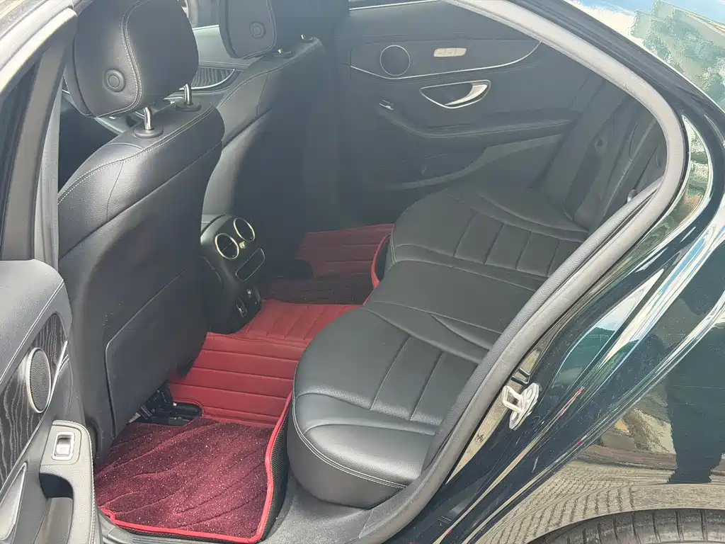 Mercedes-Benz C-Class — миниатюра 11