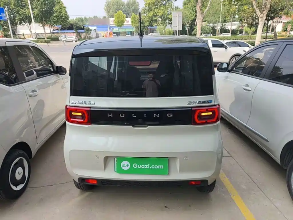 Wuling MINIEV — миниатюра 6