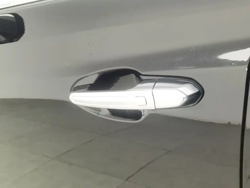 Cadillac XT5 — миниатюра 18