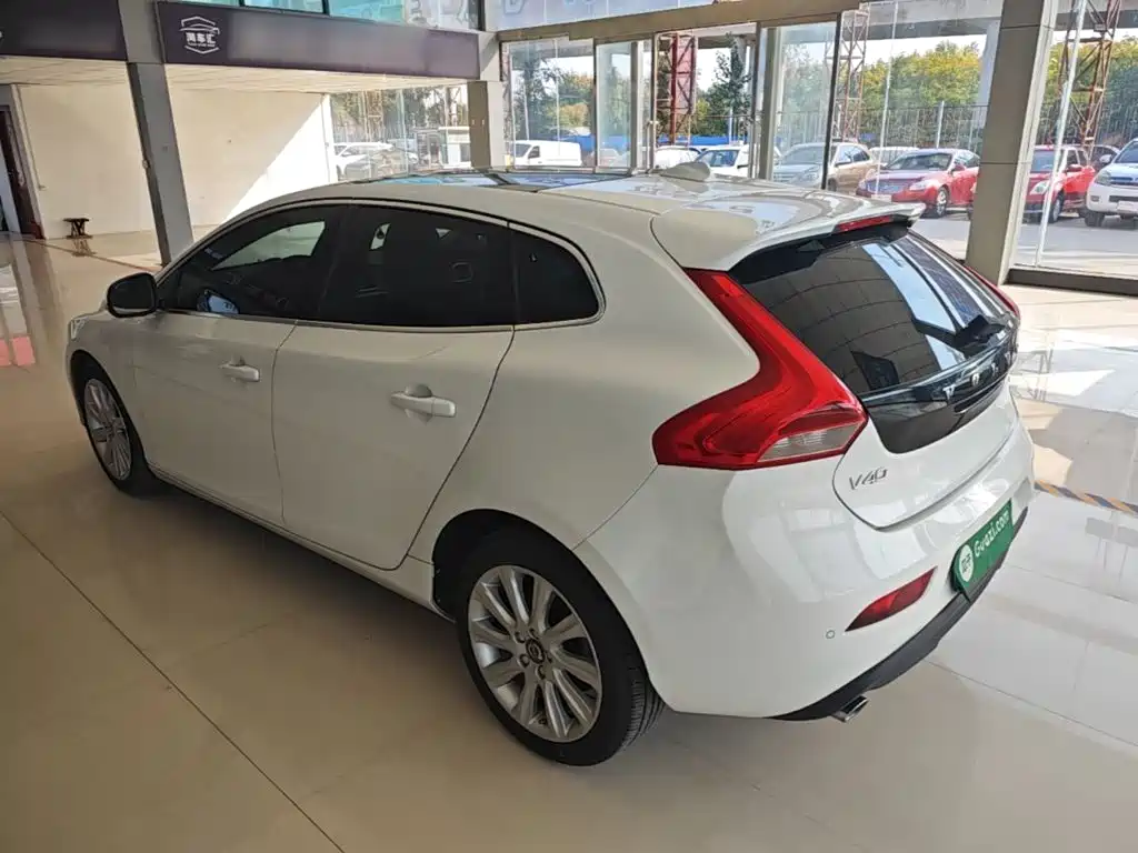 Volvo V40 — миниатюра 5