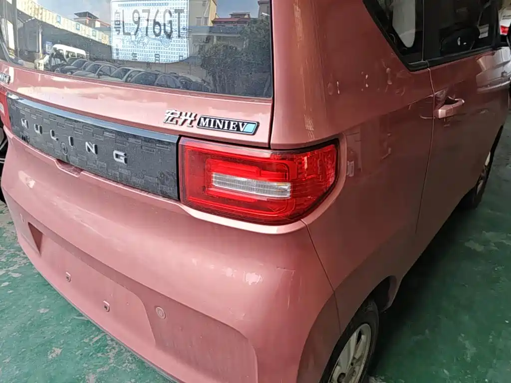 Wuling MINIEV — миниатюра 8