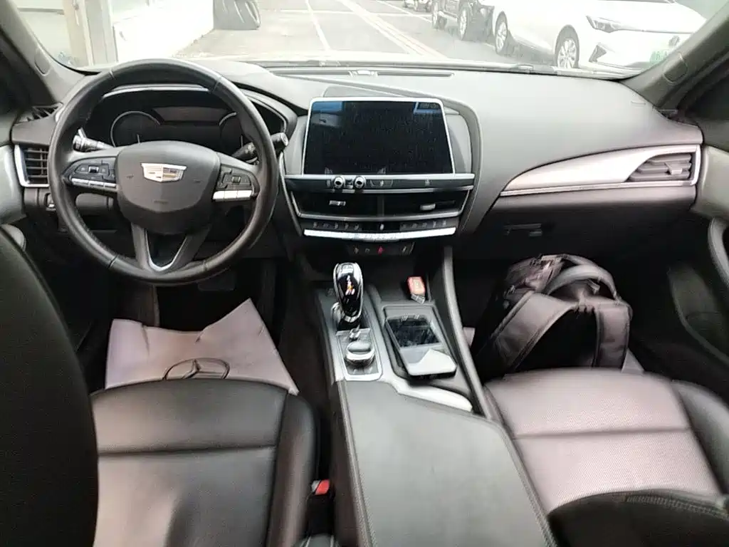 Cadillac CT5 — миниатюра 10