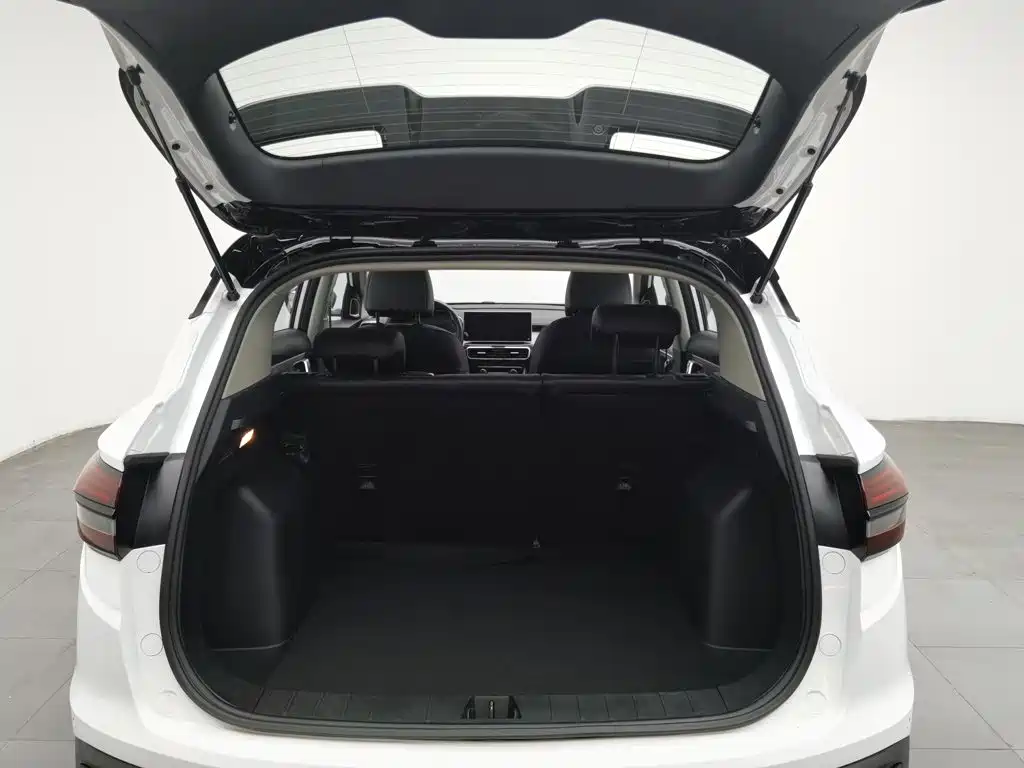 Geely Binyue — миниатюра 16