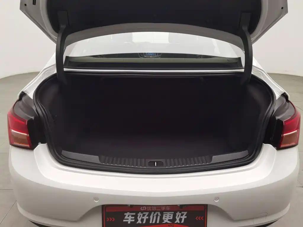 Buick Verano — миниатюра 16