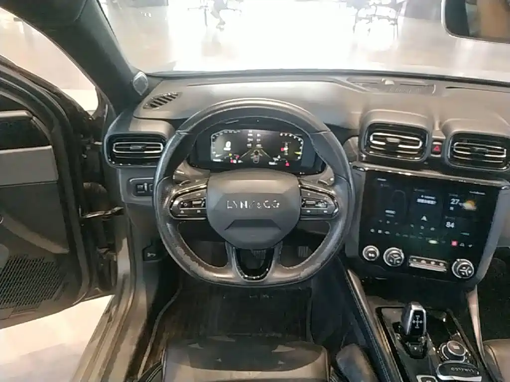 Lynk & Co 03 — миниатюра 11