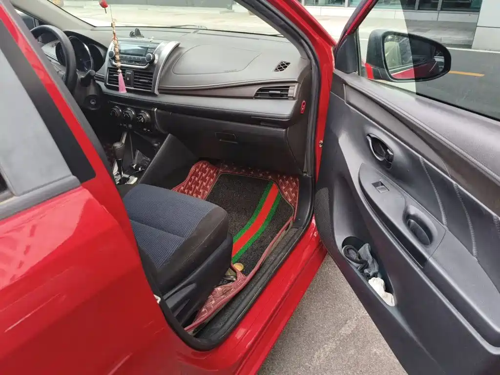 Toyota Yaris L — миниатюра 19