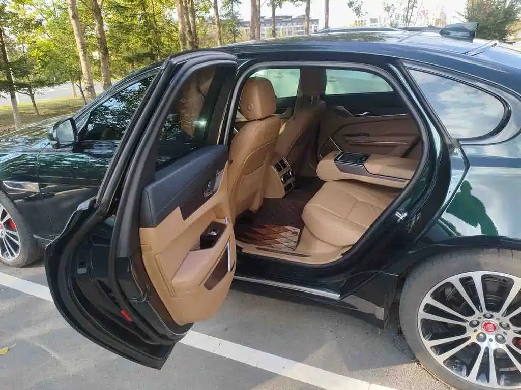 Jaguar XFL — миниатюра 3
