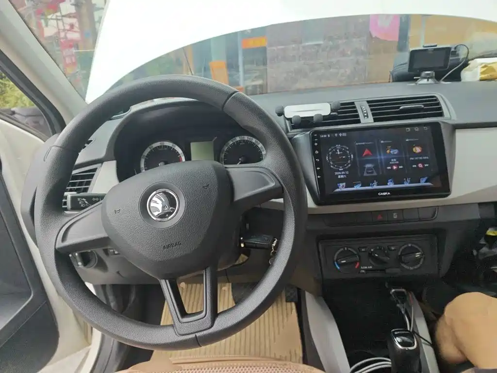Skoda Fabia — миниатюра 10