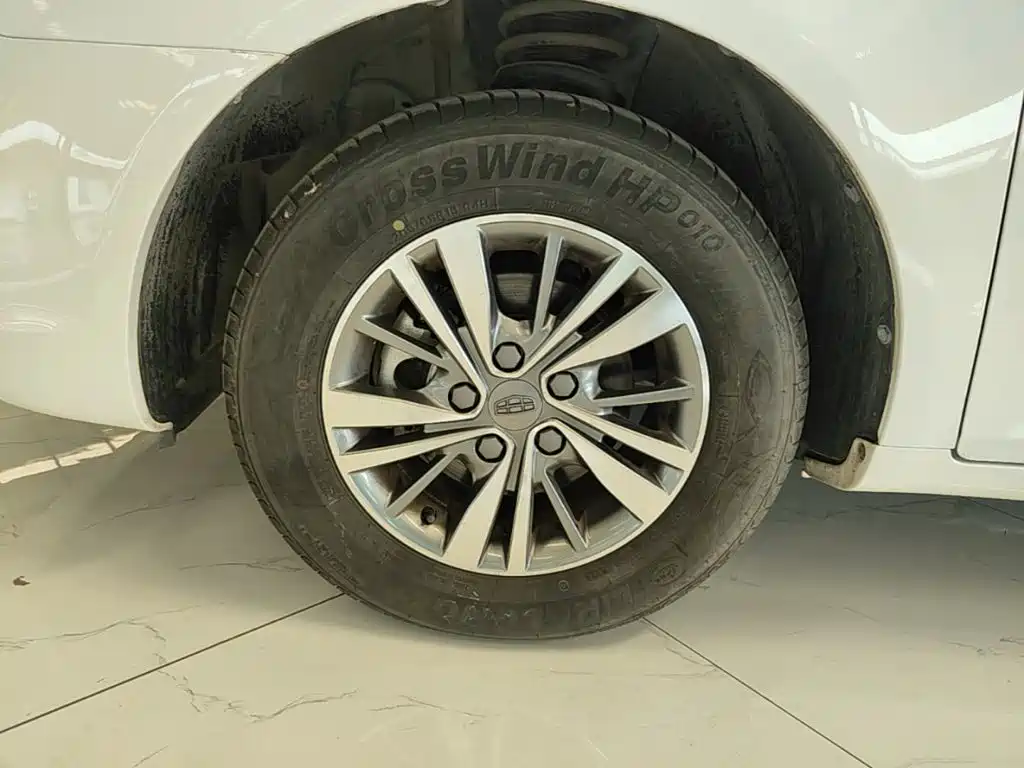 Geely Emgrand — миниатюра 23