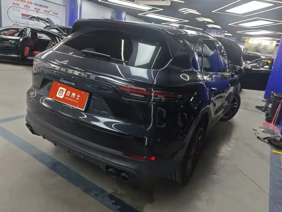 Porsche Cayenne — миниатюра 4