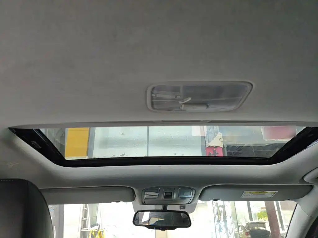 Hyundai Kona Electric — миниатюра 18