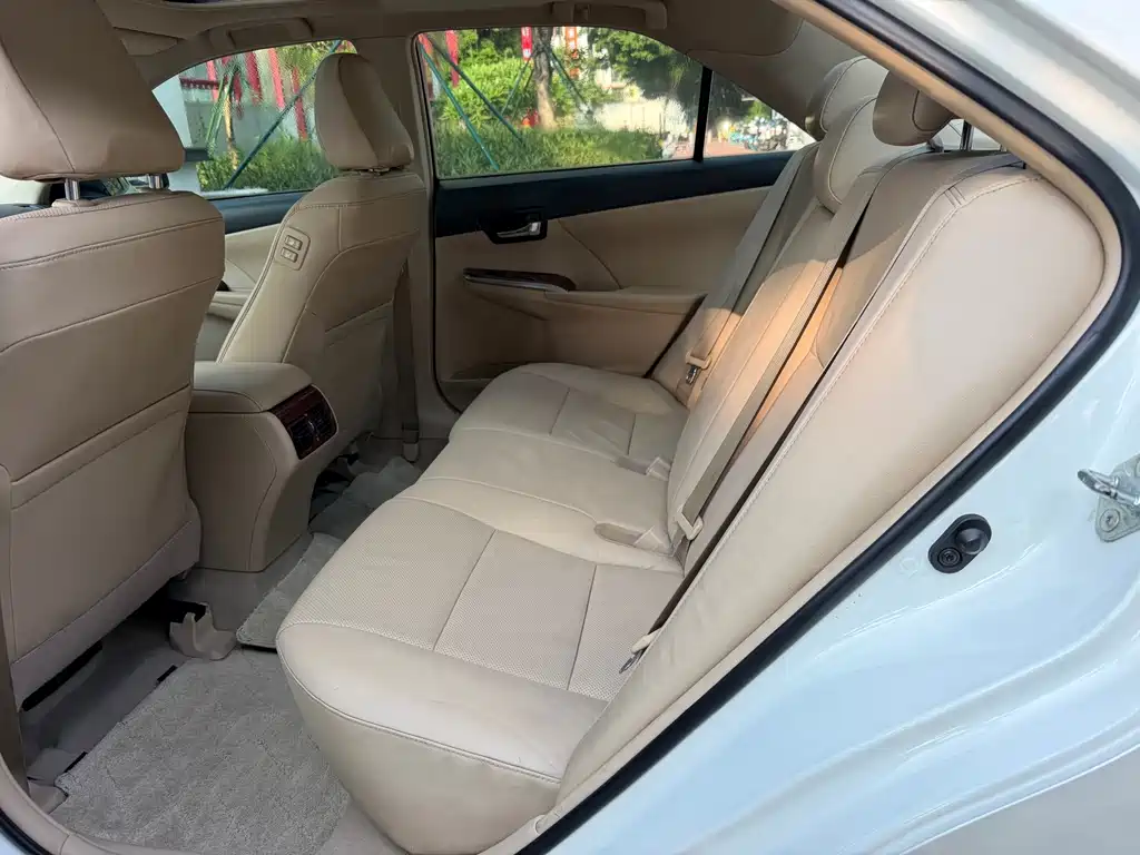 Toyota Camry — миниатюра 13