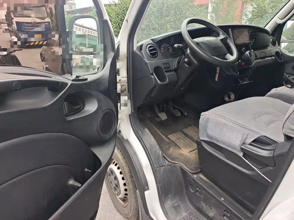 IVECO Ousheng — миниатюра 12
