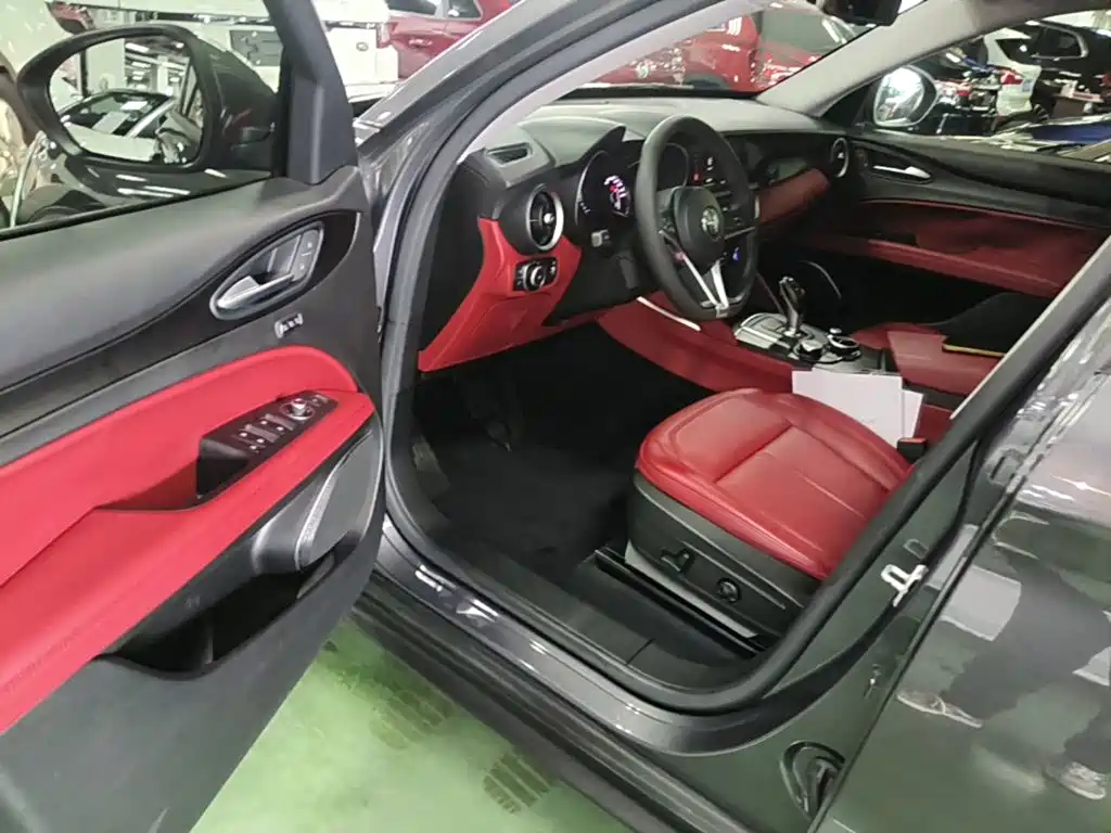 Alfa Romeo Stelvio — миниатюра 16