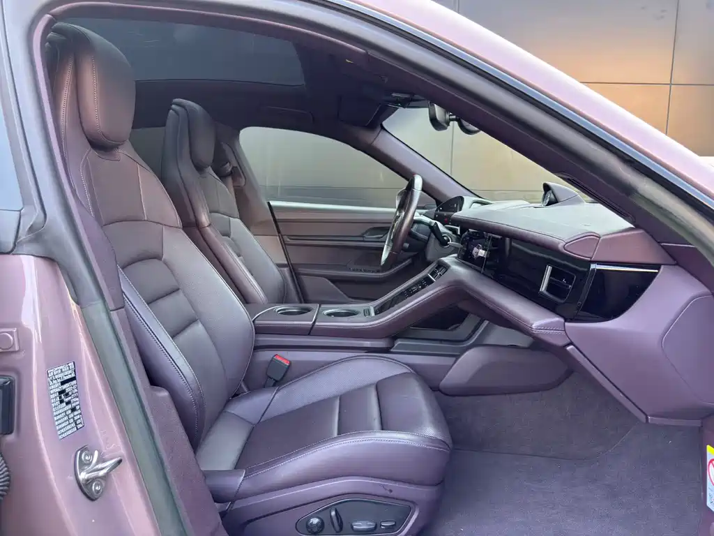 Porsche Taycan — миниатюра 12