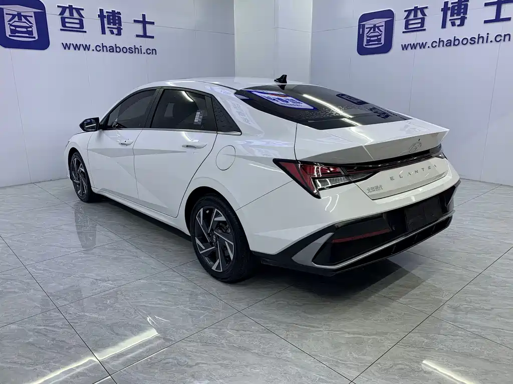 Hyundai Elantra — миниатюра 19