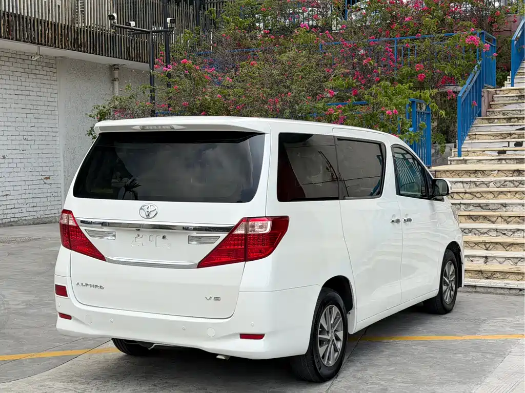 Toyota Alphard 2012 3.5L Luxury