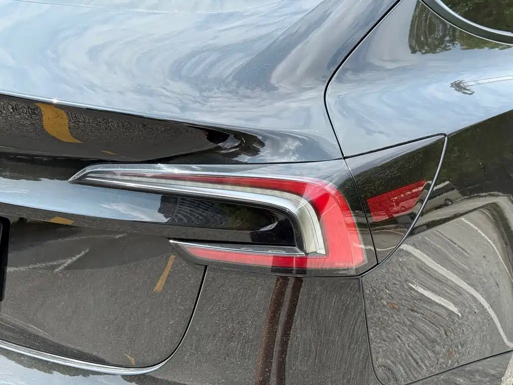 Tesla Model 3 — миниатюра 11