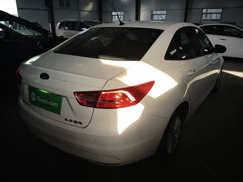 Ford Escort — миниатюра 7