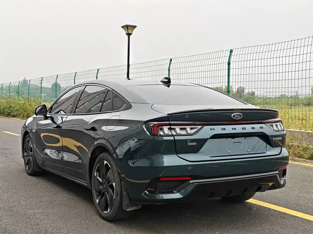Ford Mondeo — миниатюра 5