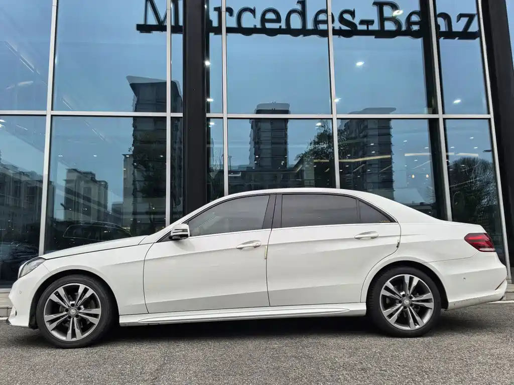Mercedes-Benz E-Class — миниатюра 4