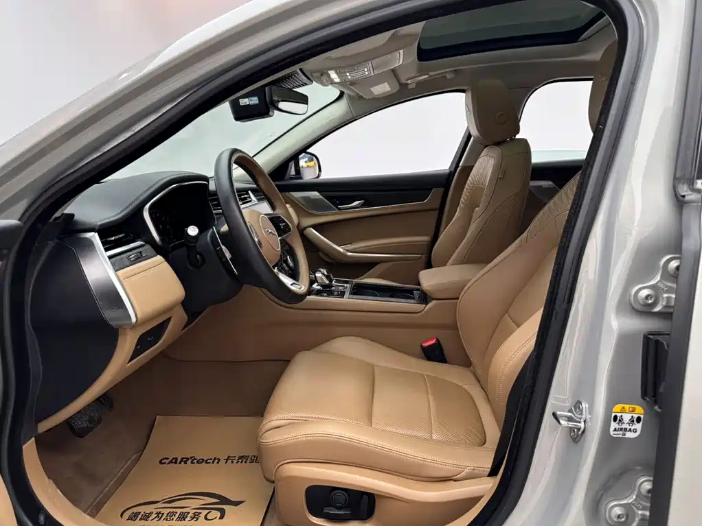 Jaguar XFL — миниатюра 8