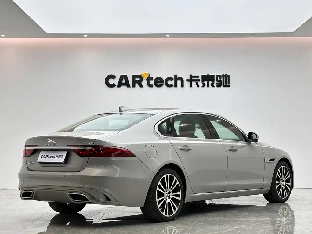 Jaguar XFL — миниатюра 5