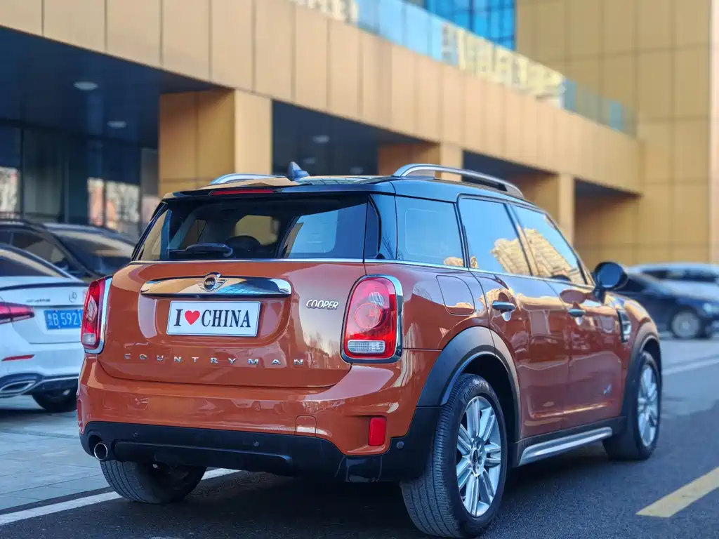 MINI COUNTRYMAN