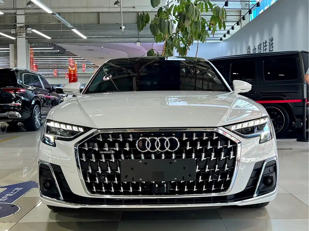AUDI A8