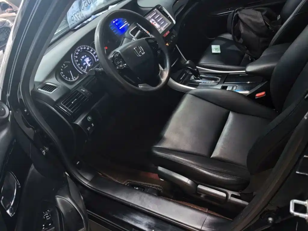 Honda Accord — миниатюра 15