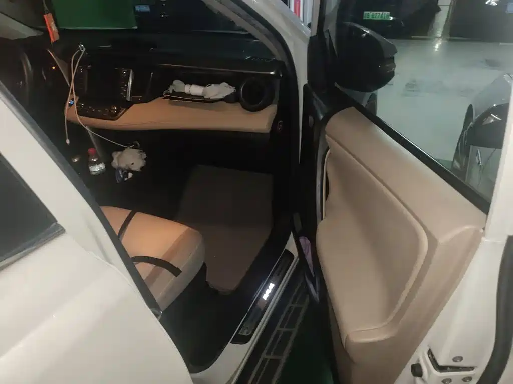 Toyota RAV4 — миниатюра 18