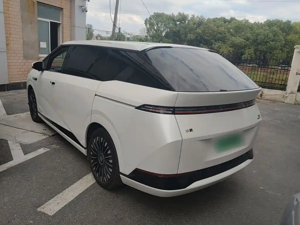 XPeng X9 — миниатюра 5